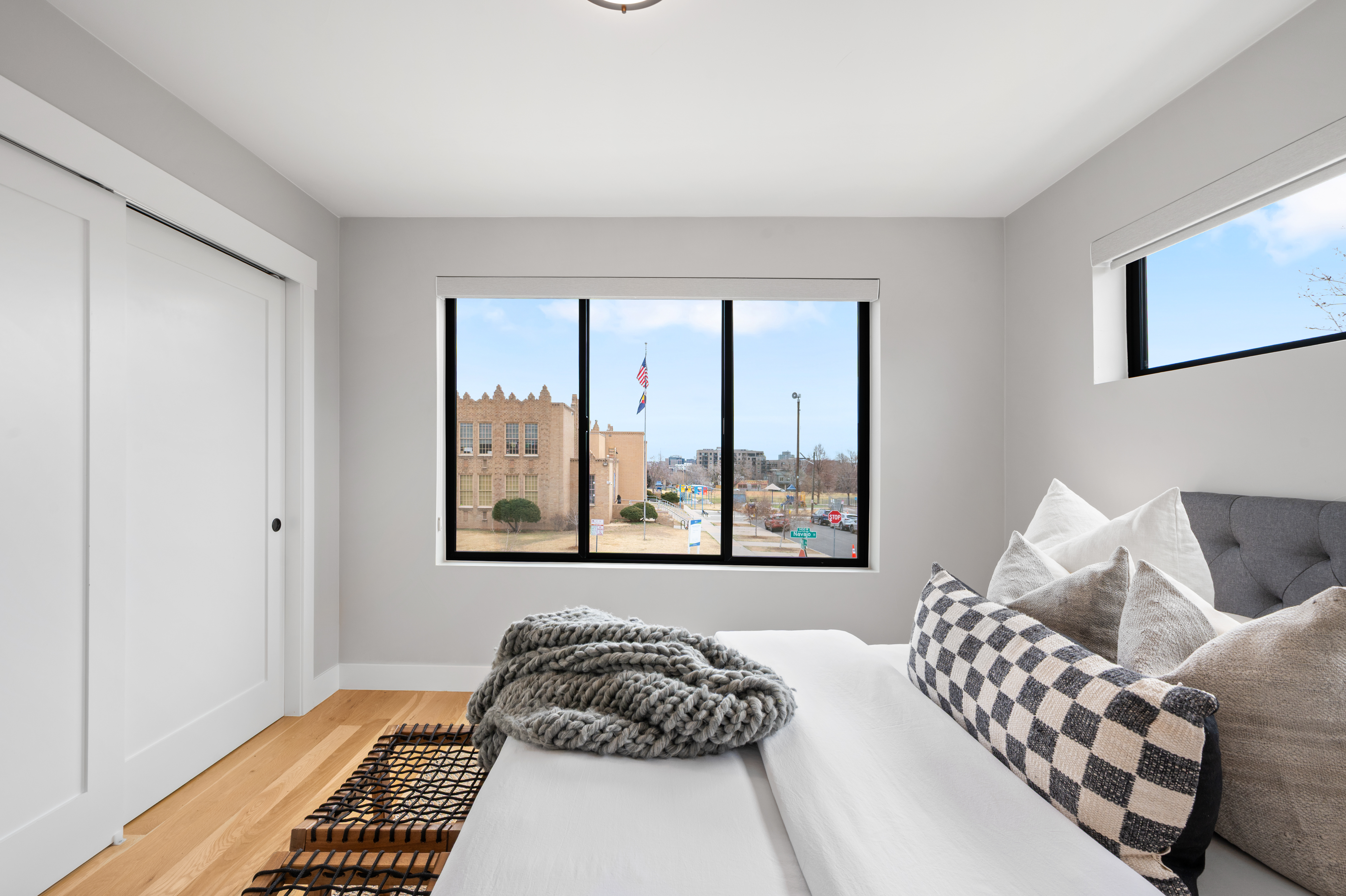  Sunny Corner Lot  Park + Skyline Views - 物件實景