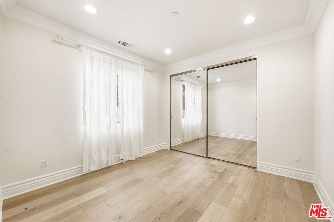 Encino, California, 91436, United States, 4 Bedrooms Bedrooms, ,3 BathroomsBathrooms,Residential,For Sale,1988091