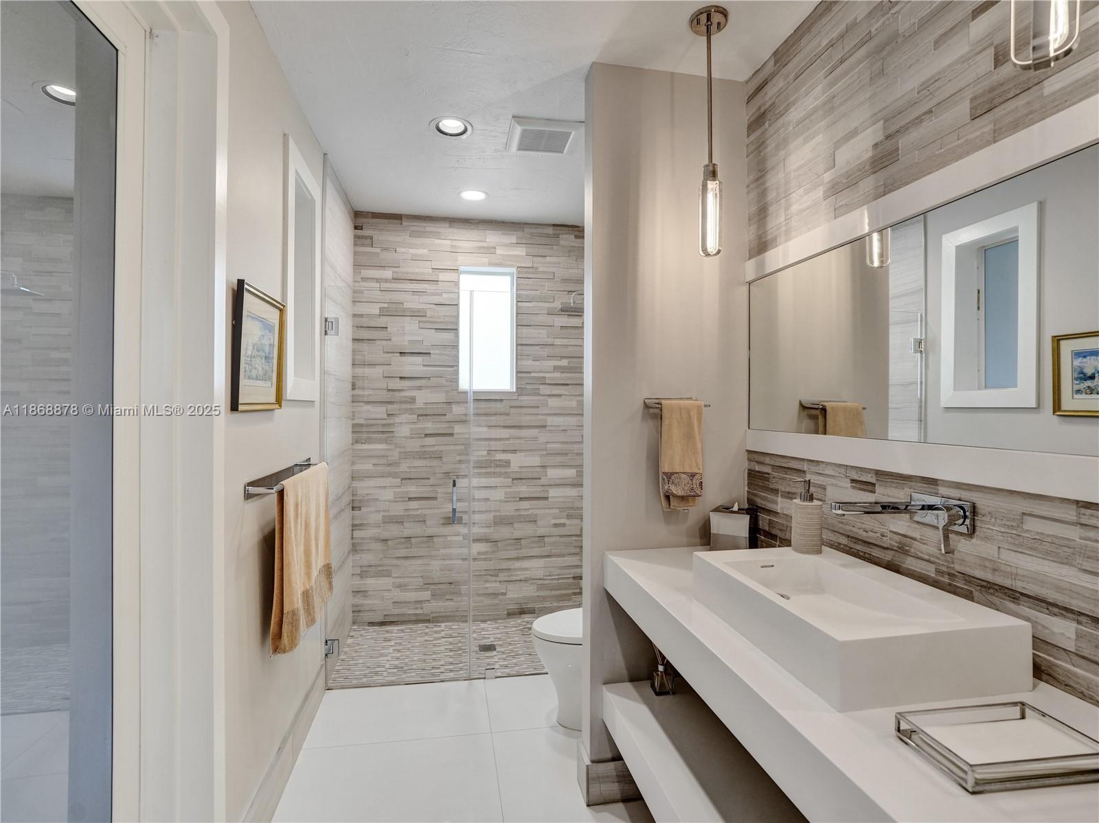 Weston, Florida, 33331, United States, 5 Bedrooms Bedrooms, ,8 BathroomsBathrooms,Residential,For Sale,1949778