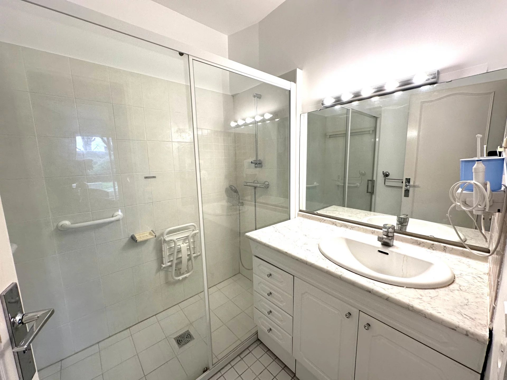 Le Vésinet, Île-de-France, 78110, FR, 2 Bedrooms Bedrooms, ,2 BathroomsBathrooms,Residential,For Sale,1994889