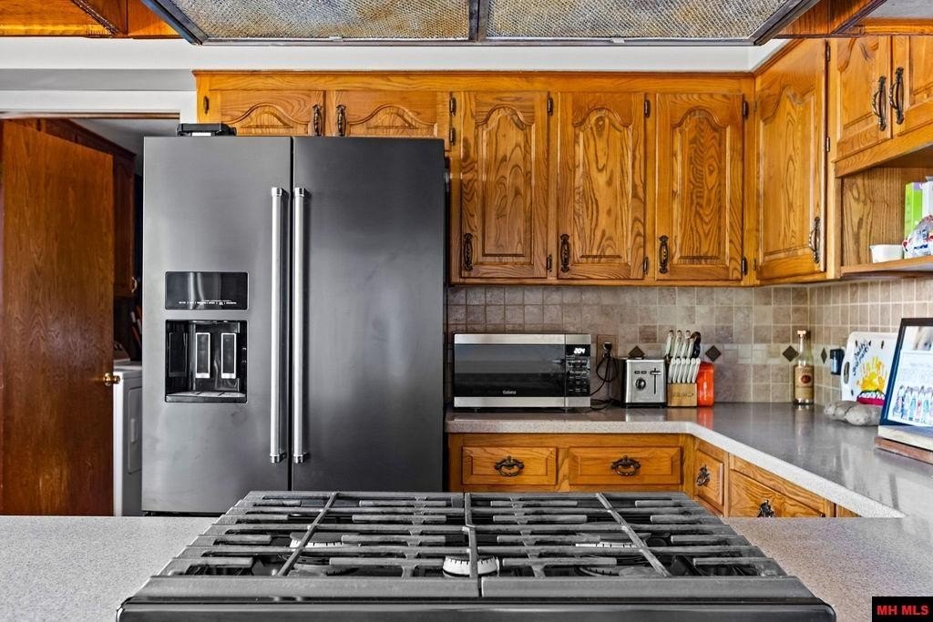 Gainesville, Missouri, 65655, United States, 4 Bedrooms Bedrooms, ,3 BathroomsBathrooms,Residential,For Sale,1979779