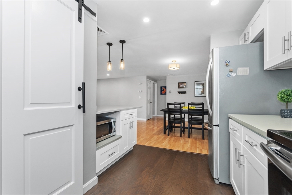 Medford, Massachusetts, 02155, United States, 2 Bedrooms Bedrooms, ,2 BathroomsBathrooms,Residential,For Sale,1939761