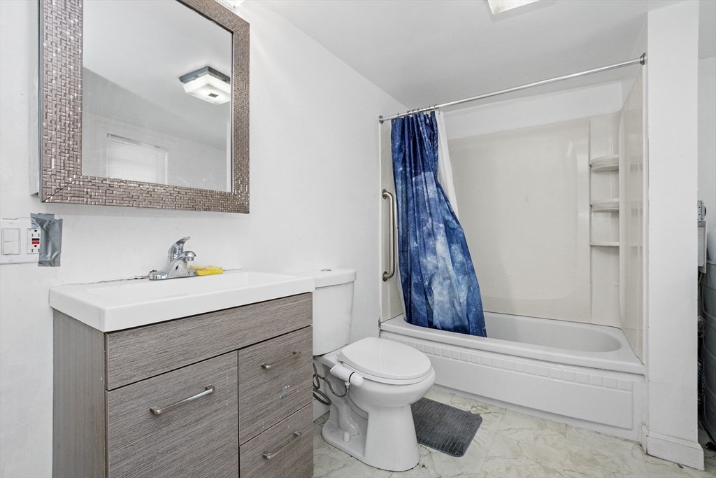 Quincy, Massachusetts, 02169, United States, 4 Bedrooms Bedrooms, ,2 BathroomsBathrooms,Residential,For Sale,1919817
