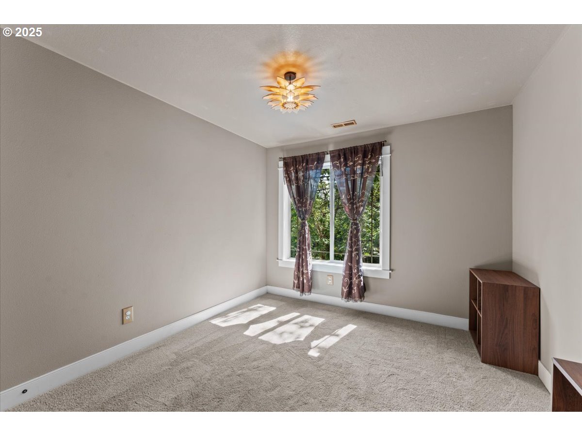 Portland, Oregon, 97266, United States, 4 Bedrooms Bedrooms, ,3 BathroomsBathrooms,Residential,For Sale,1836863