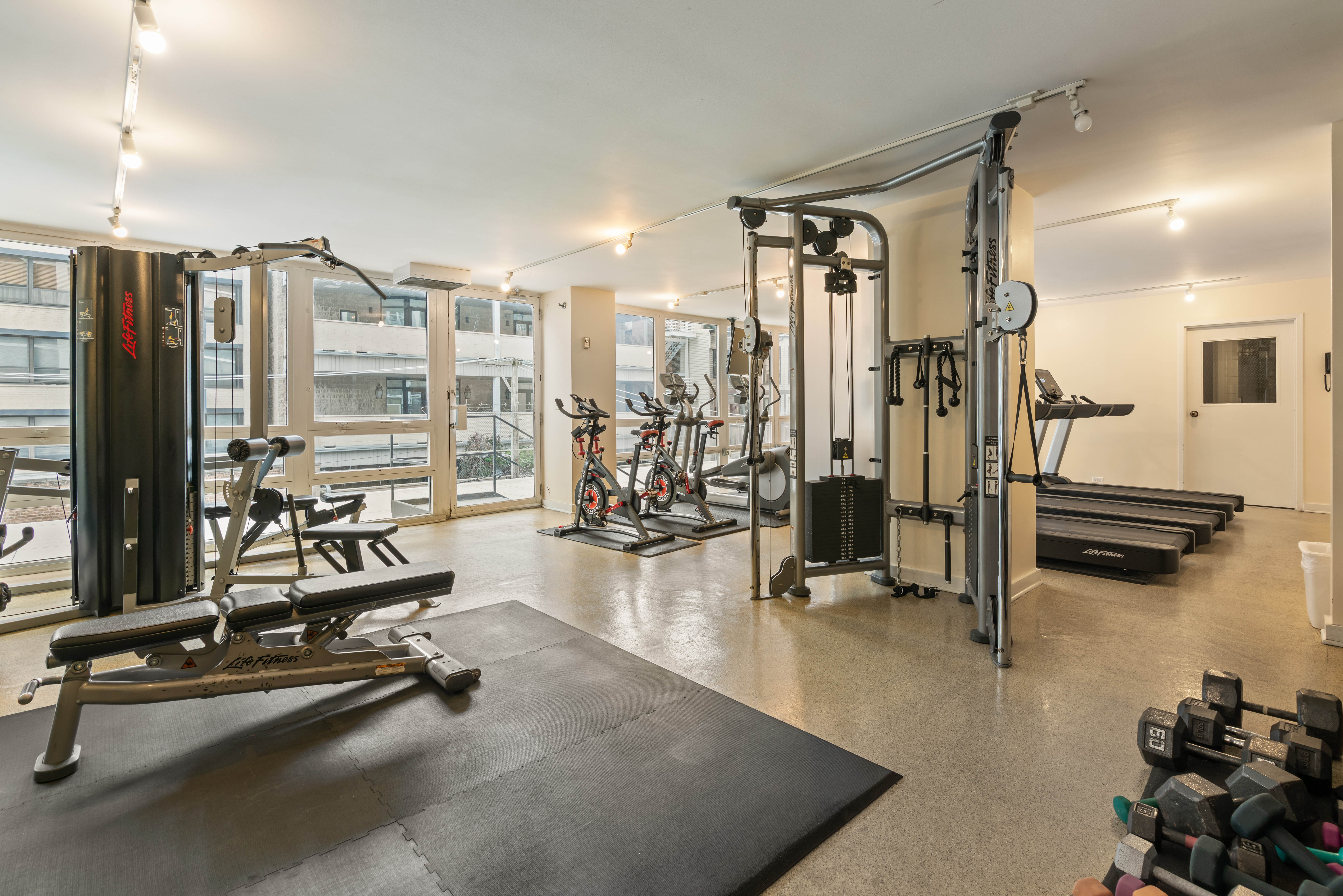  Fully Renovated Condo in the Gold Coast - 物件實景