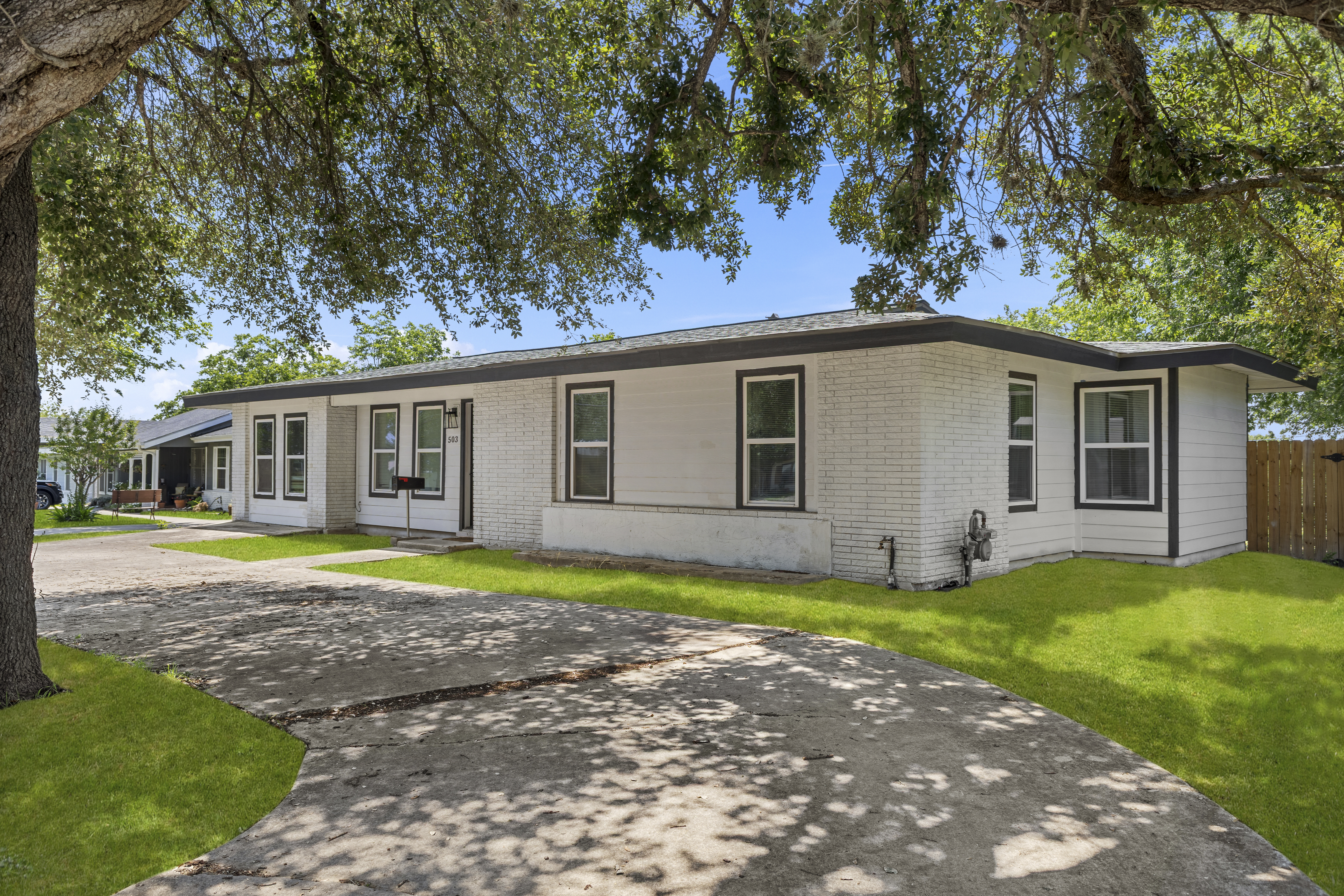  Fully Renovated & Move-In Ready - 物件實景