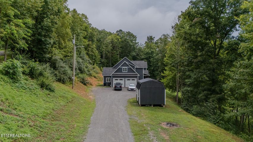 Middlesboro, Kentucky, 40965, United States, 5 Bedrooms Bedrooms, ,4 BathroomsBathrooms,Residential,For Sale,1915642