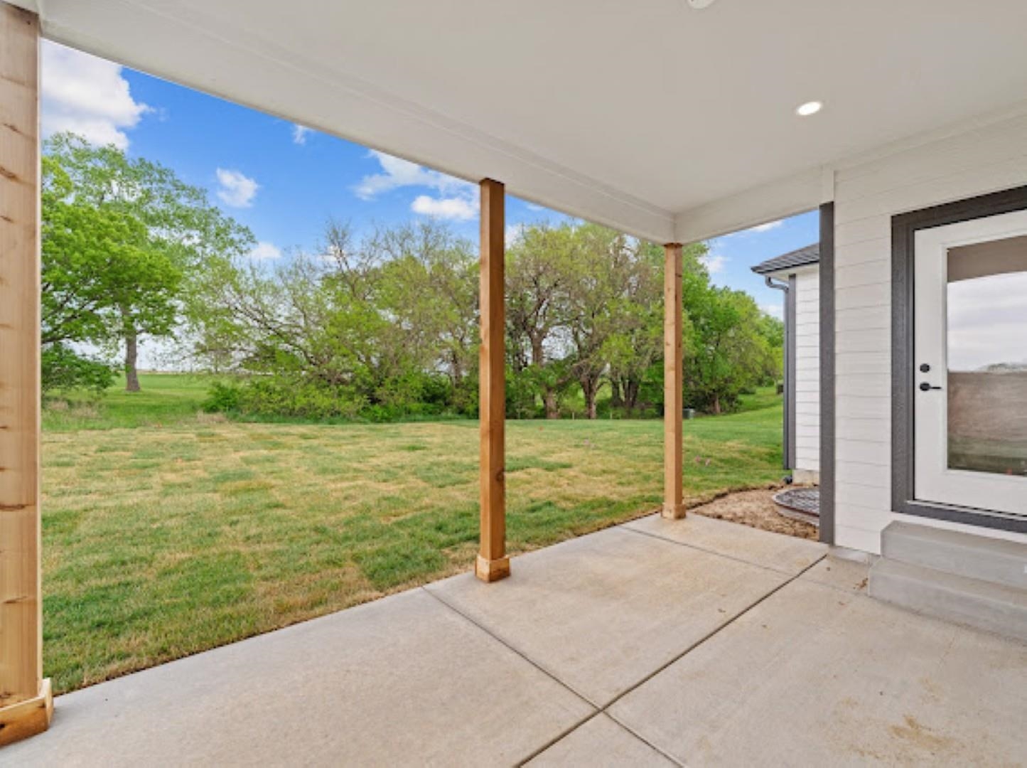 Salina, Kansas, 67401, United States, 5 Bedrooms Bedrooms, ,3 BathroomsBathrooms,Residential,For Sale,1737459