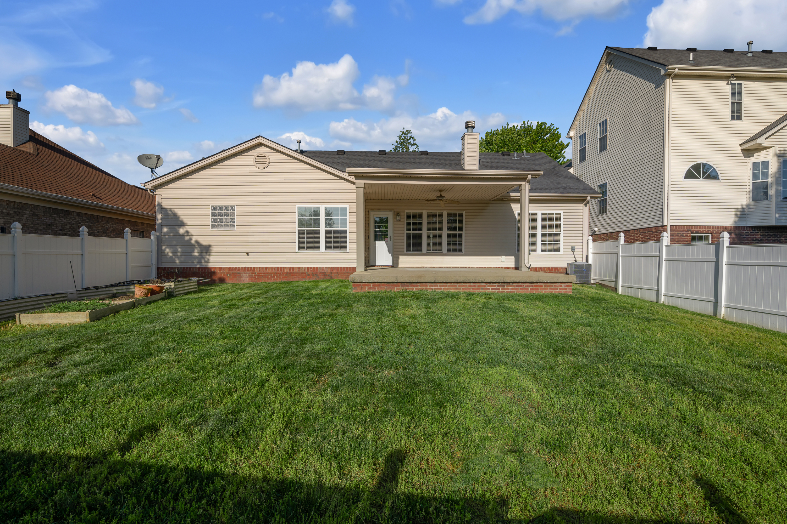  3253 Drayton Place - 物件實景