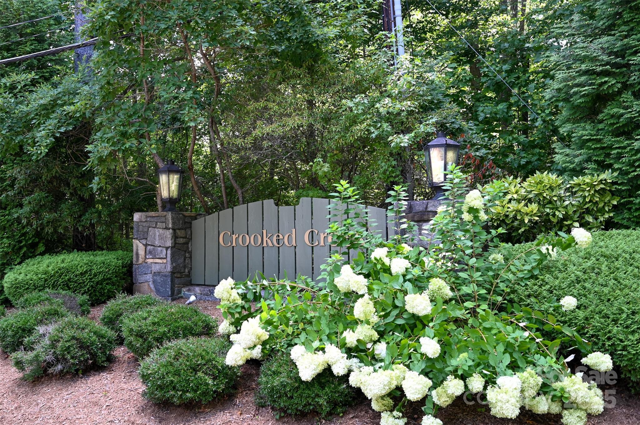 Hendersonville, North Carolina, 28739, United States, 5 Bedrooms Bedrooms, ,3 BathroomsBathrooms,Residential,For Sale,1903677