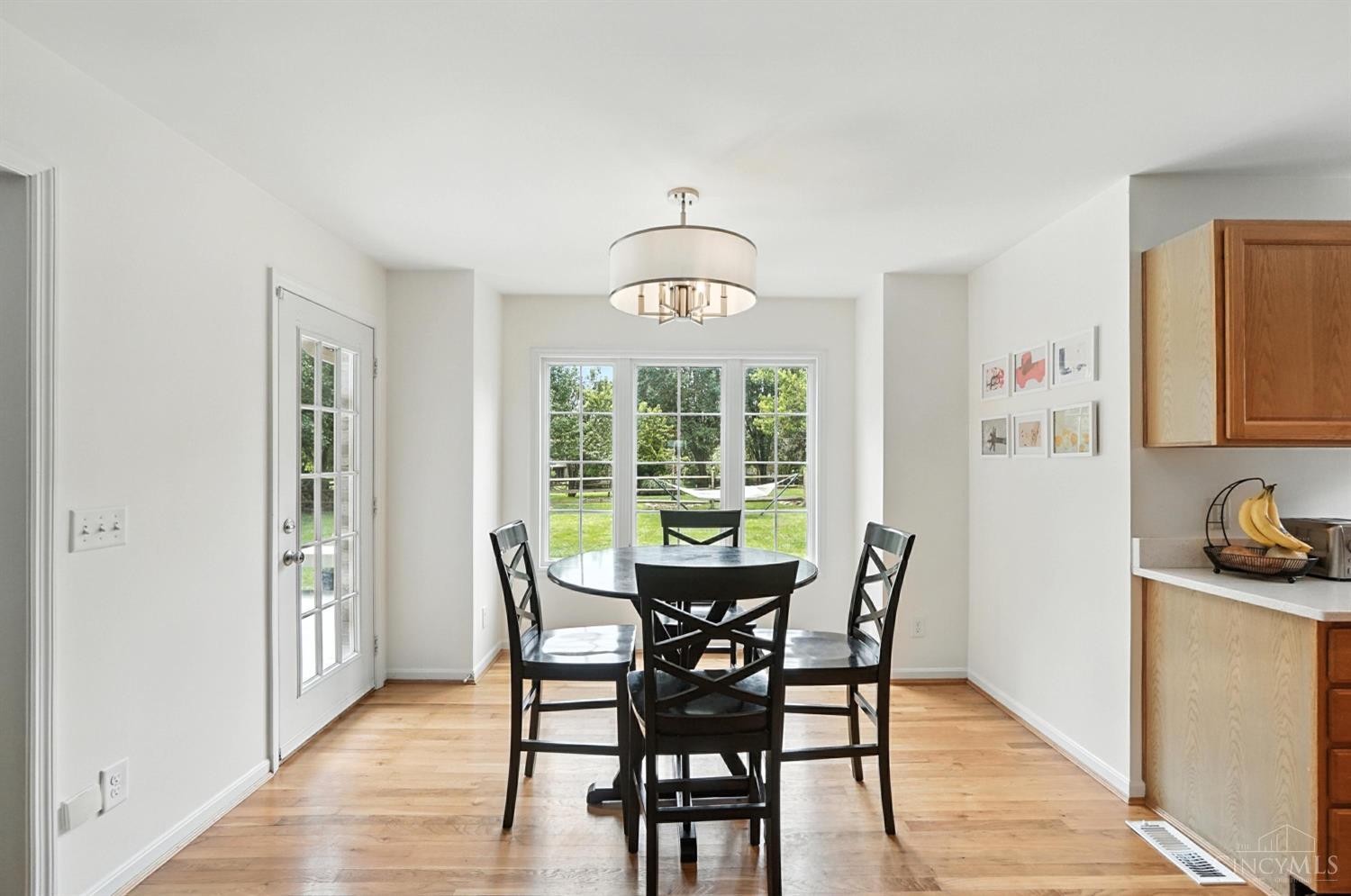 Blue Ash, Ohio, 45241, United States, 4 Bedrooms Bedrooms, ,4 BathroomsBathrooms,Residential,For Sale,1902306