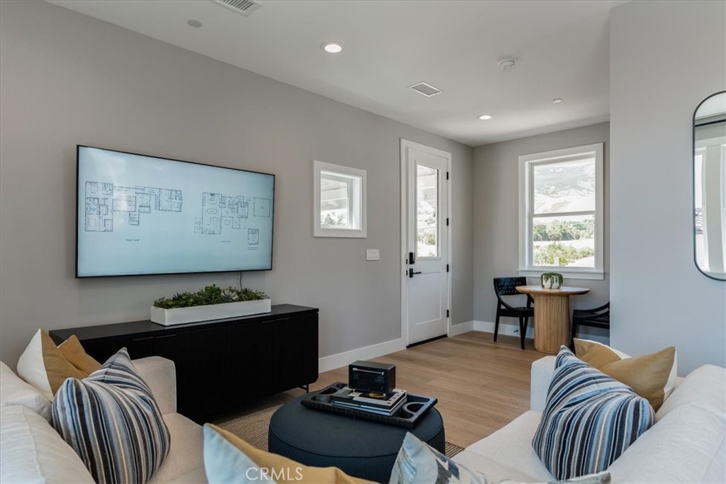 San Luis Obispo, California, 93401, United States, 5 Bedrooms Bedrooms, ,6 BathroomsBathrooms,Residential,For Sale,2001522