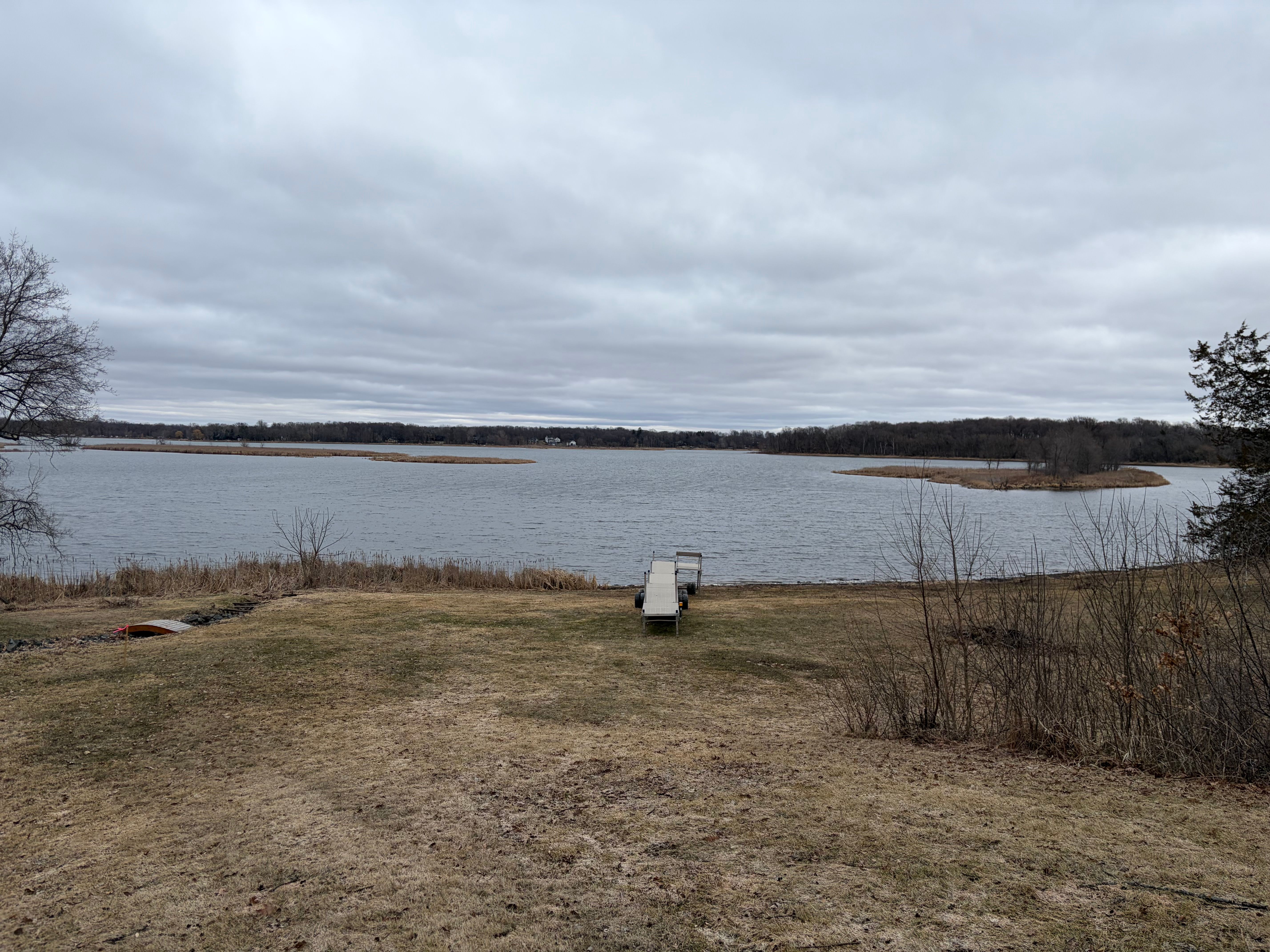  Serene Lake Home with Expansive Acreage - 物件實景