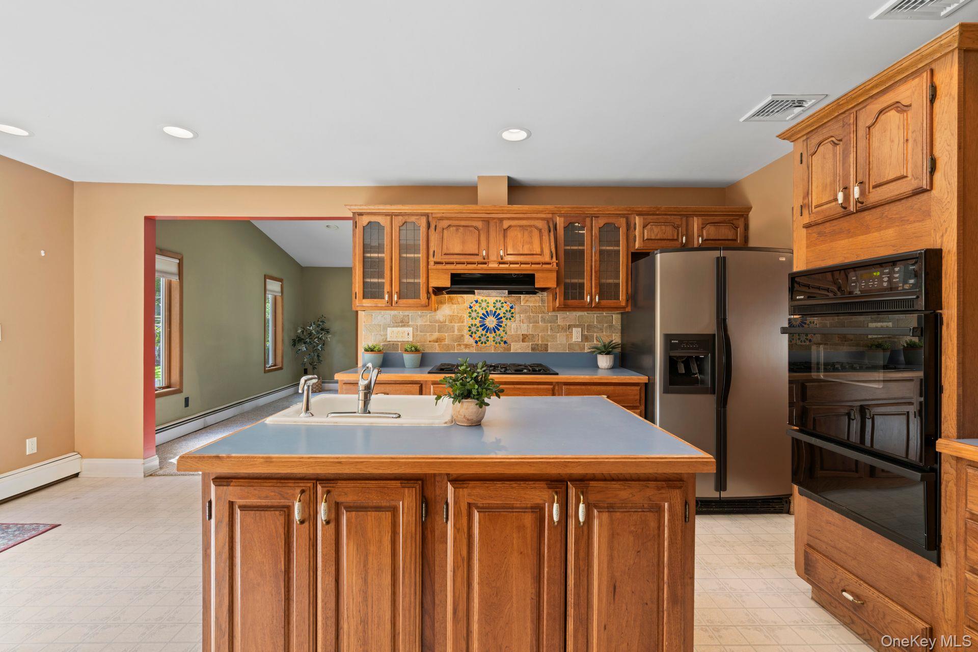 East Northport, New York, 11731, United States, 3 Bedrooms Bedrooms, ,2 BathroomsBathrooms,Residential,For Sale,1942269