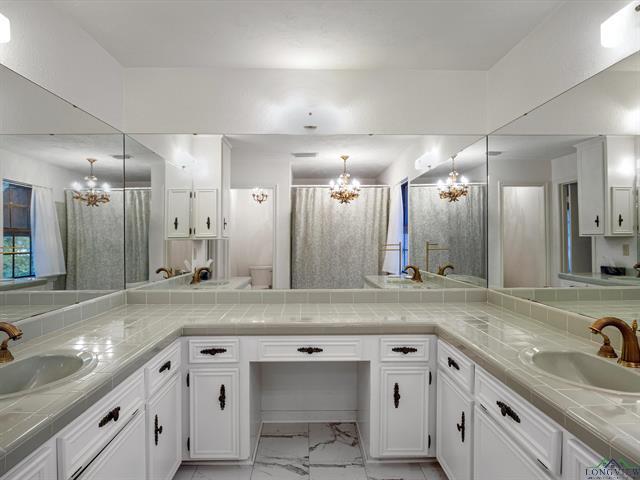 Henderson, Texas, 75652, United States, 3 Bedrooms Bedrooms, ,3 BathroomsBathrooms,Residential,For Sale,1820129