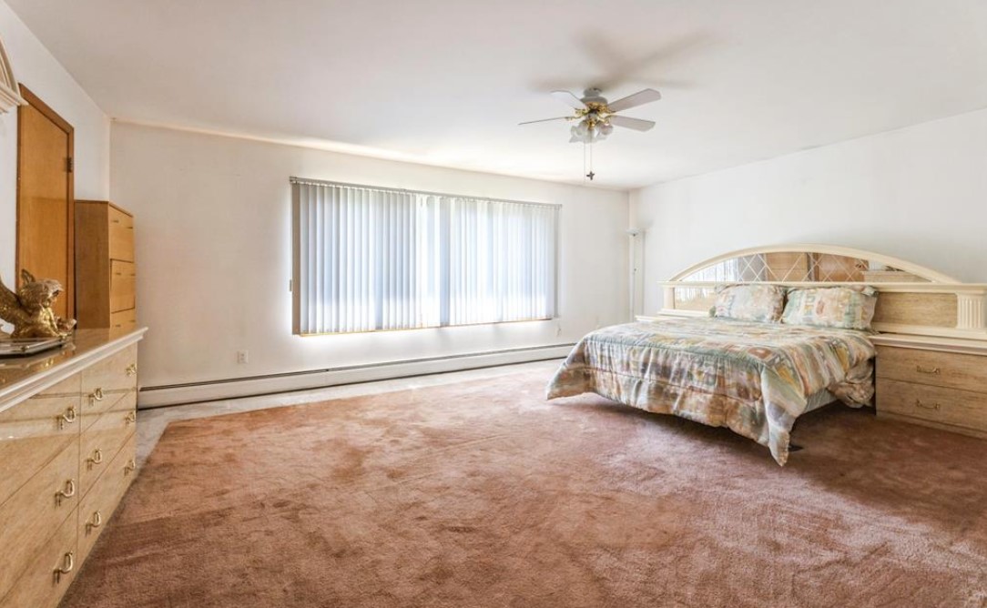 Moonachie, New Jersey, 07074, United States, 5 Bedrooms Bedrooms, ,4 BathroomsBathrooms,Residential,For Sale,1936964