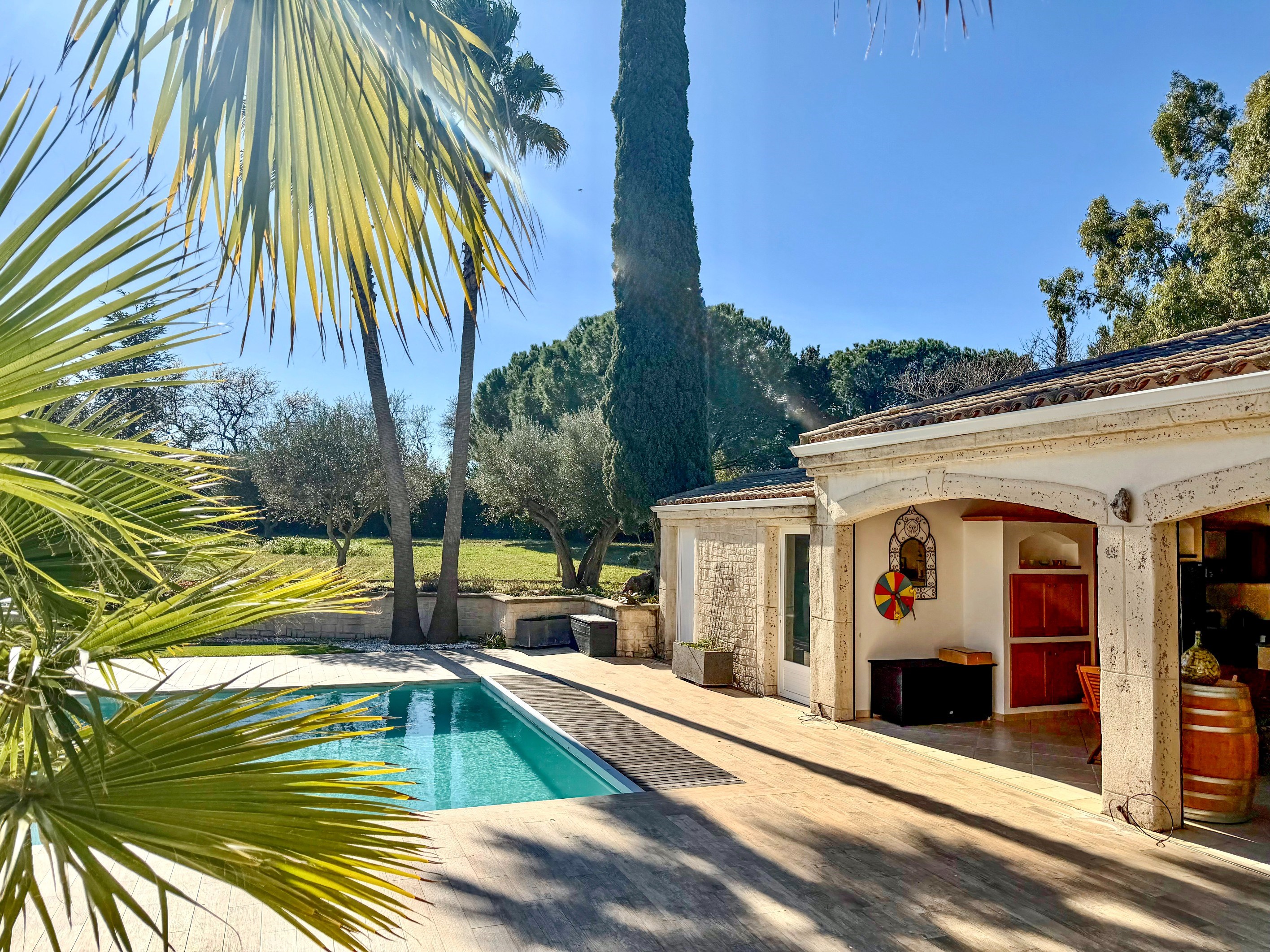  Just 10 minutes from the beaches, a spacious family villa in a lush park... - 物件實景