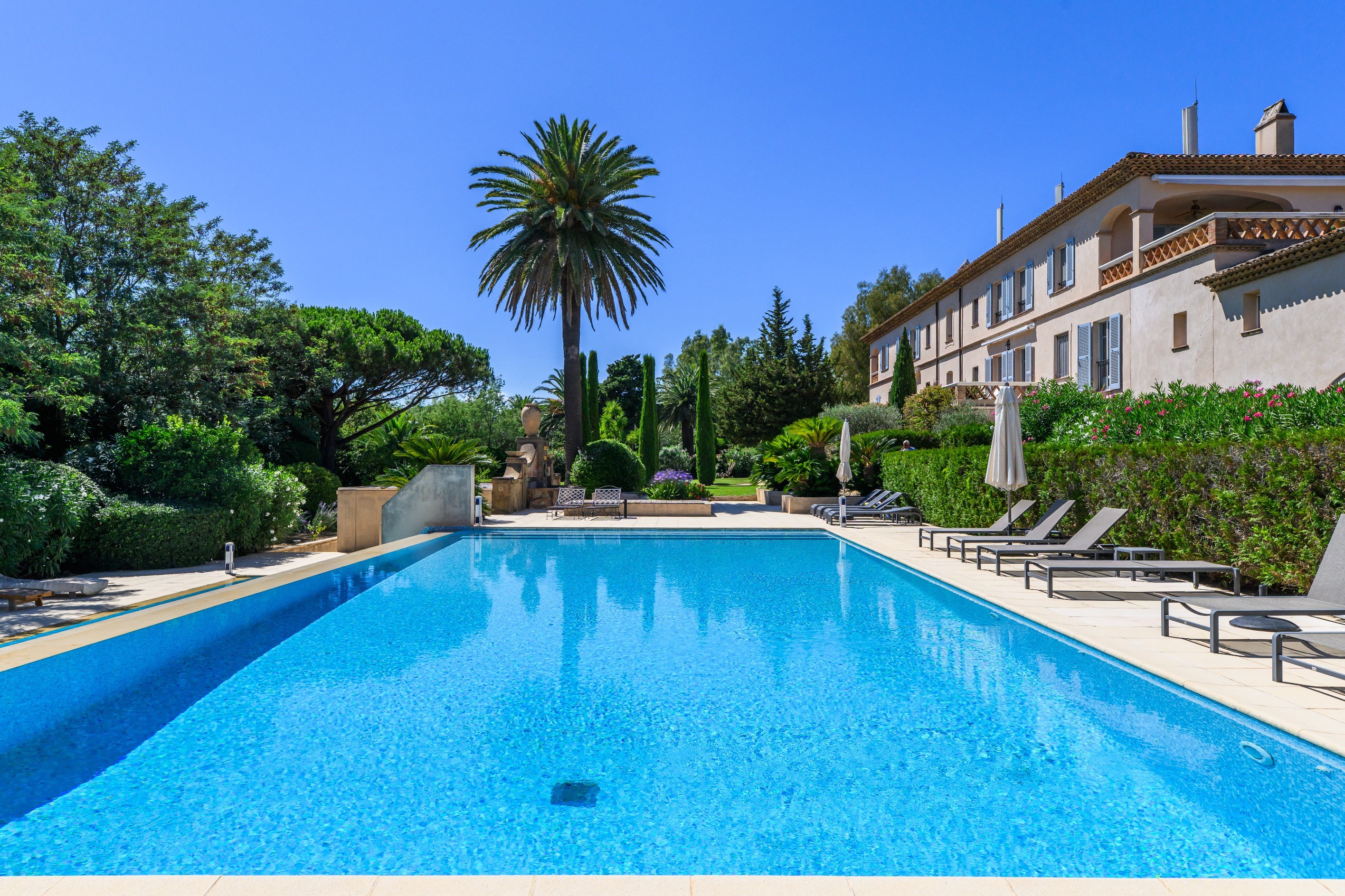  Exclusive property in Les Parcs de St-Tropez 125 sqm apartment, guest flat & ga… - 物件實景