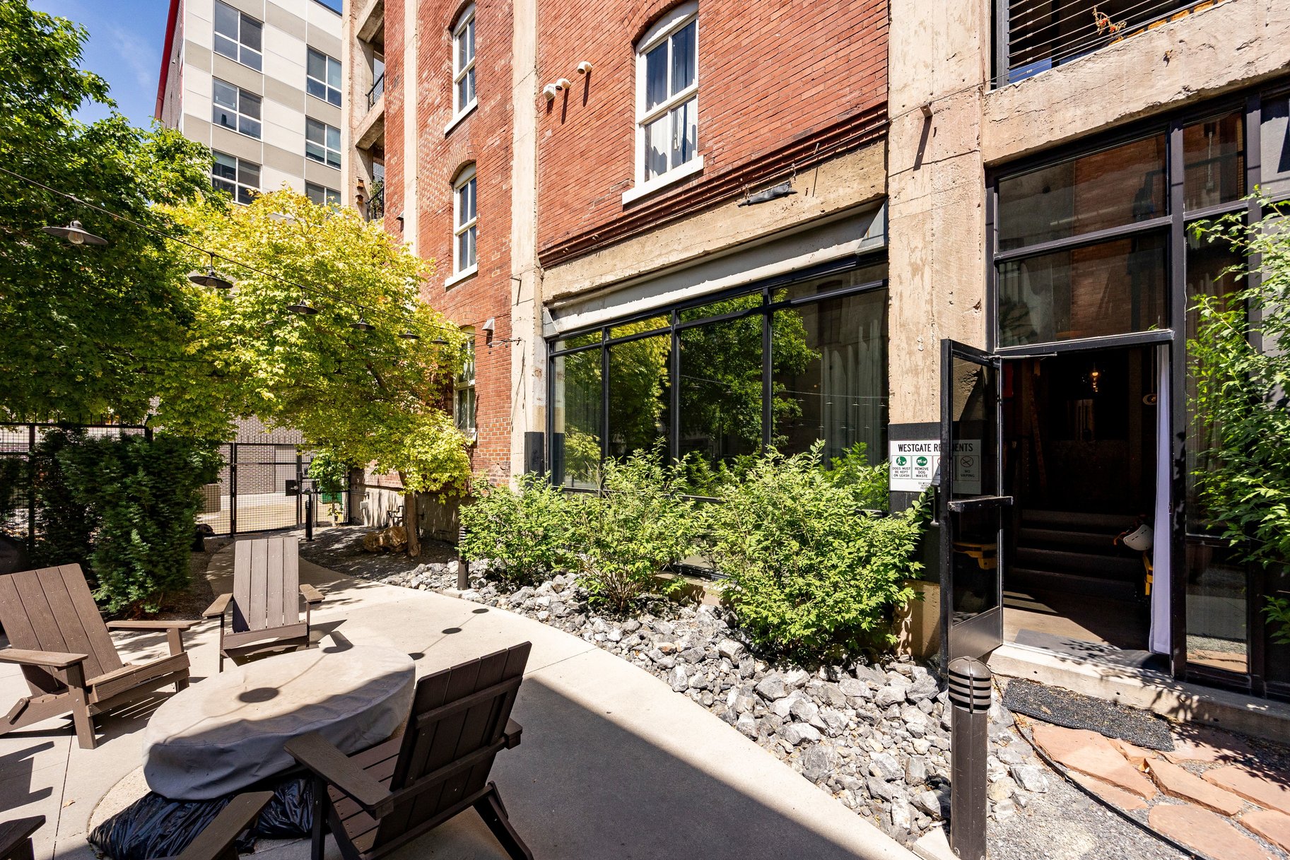  Downtown Historic Loft Meets Smart-Tech Modern Luxury - 物件實景