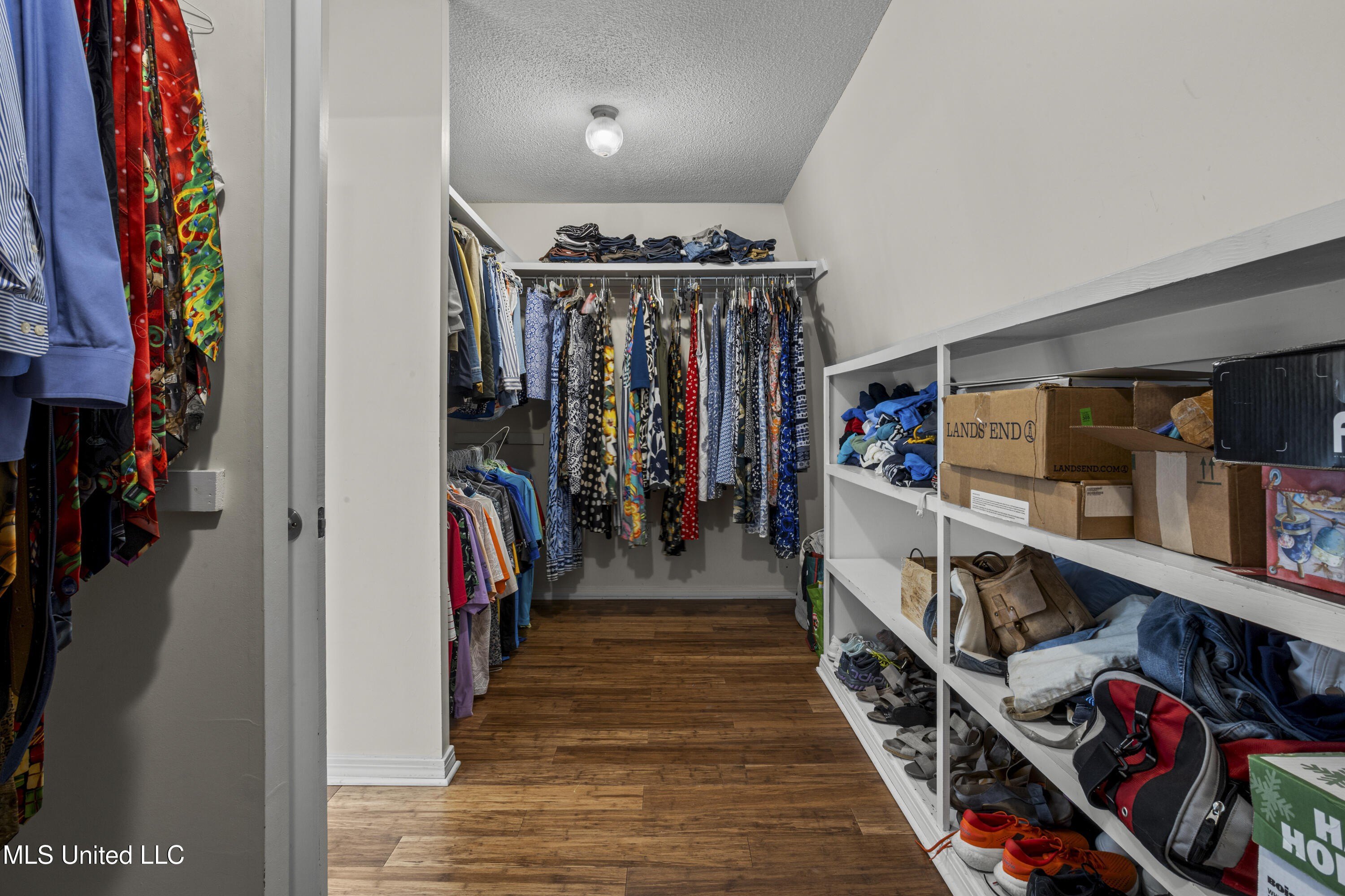 Gulfport, Mississippi, 39507, United States, 4 Bedrooms Bedrooms, ,4 BathroomsBathrooms,Residential,For Sale,1974539