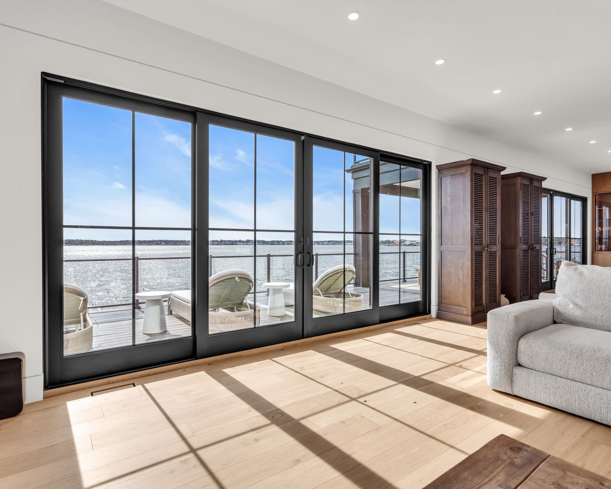  Exceptional Custom Built Waterfront Home - 物件實景