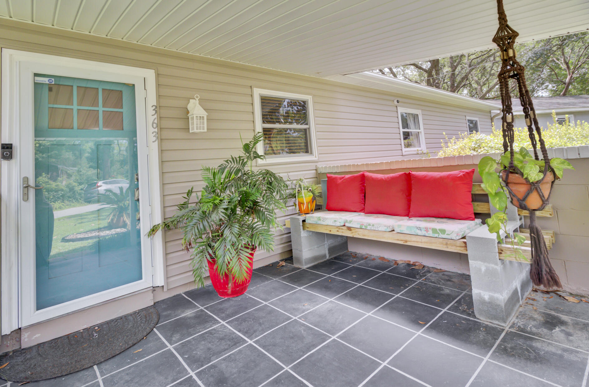 Charleston, South Carolina, 29407, United States, 4 Bedrooms Bedrooms, ,2 BathroomsBathrooms,Residential,For Sale,1950272