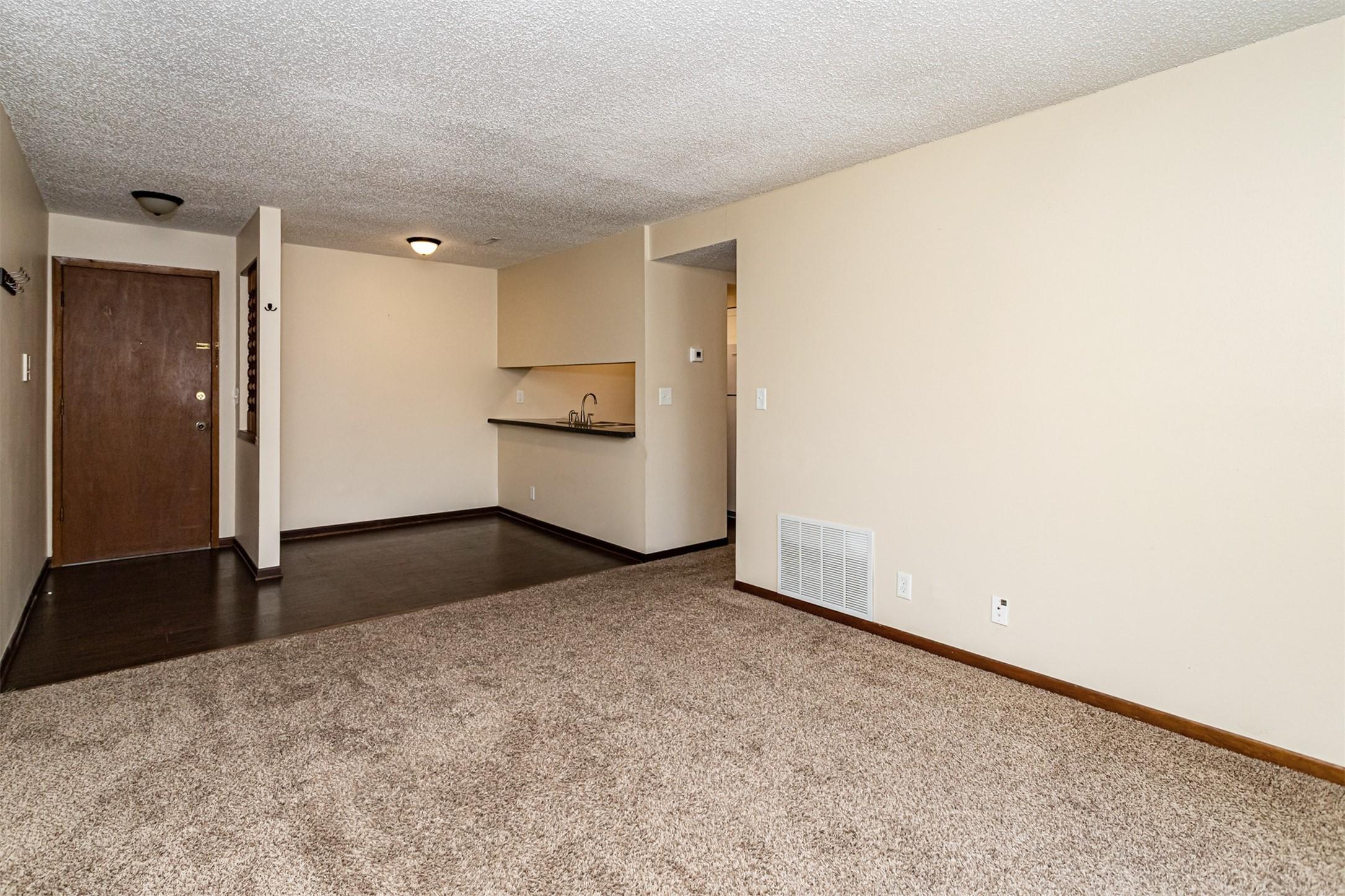 Ames, Iowa, 50010, United States, 65 Bedrooms Bedrooms, ,43 BathroomsBathrooms,Residential,For Sale,1927885