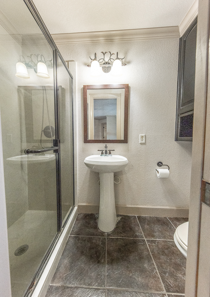 Lubbock, Texas, 79424, United States, 4 Bedrooms Bedrooms, ,5 BathroomsBathrooms,Residential,For Sale,1934203