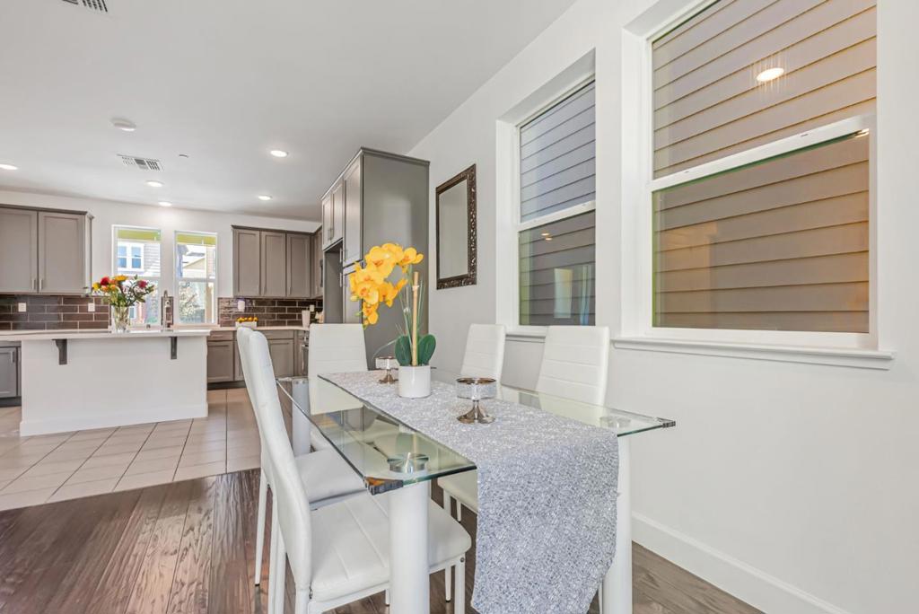 Hercules, California, 94547, United States, 4 Bedrooms Bedrooms, ,3 BathroomsBathrooms,Residential,For Sale,1978520