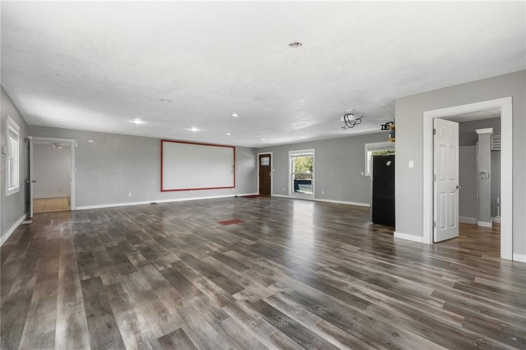 Harrison, Arkansas, 72601, United States, 4 Bedrooms Bedrooms, ,4 BathroomsBathrooms,Residential,For Sale,1993048