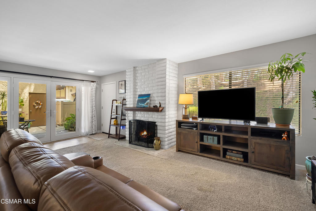 Simi Valley, California, 93065, United States, 3 Bedrooms Bedrooms, ,2 BathroomsBathrooms,Residential,For Sale,1901718