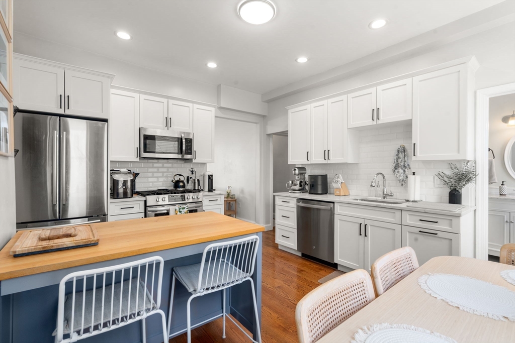 Boston, Massachusetts, 02127, United States, 2 Bedrooms Bedrooms, ,2 BathroomsBathrooms,Residential,For Sale,1939298