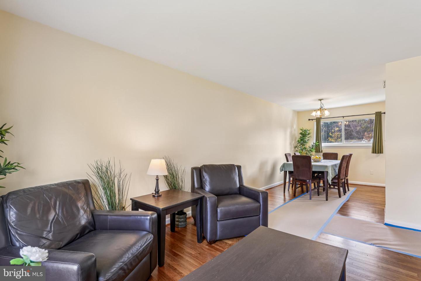 Rockville, Maryland, 20851, United States, 4 Bedrooms Bedrooms, ,2 BathroomsBathrooms,Residential,For Sale,1987492