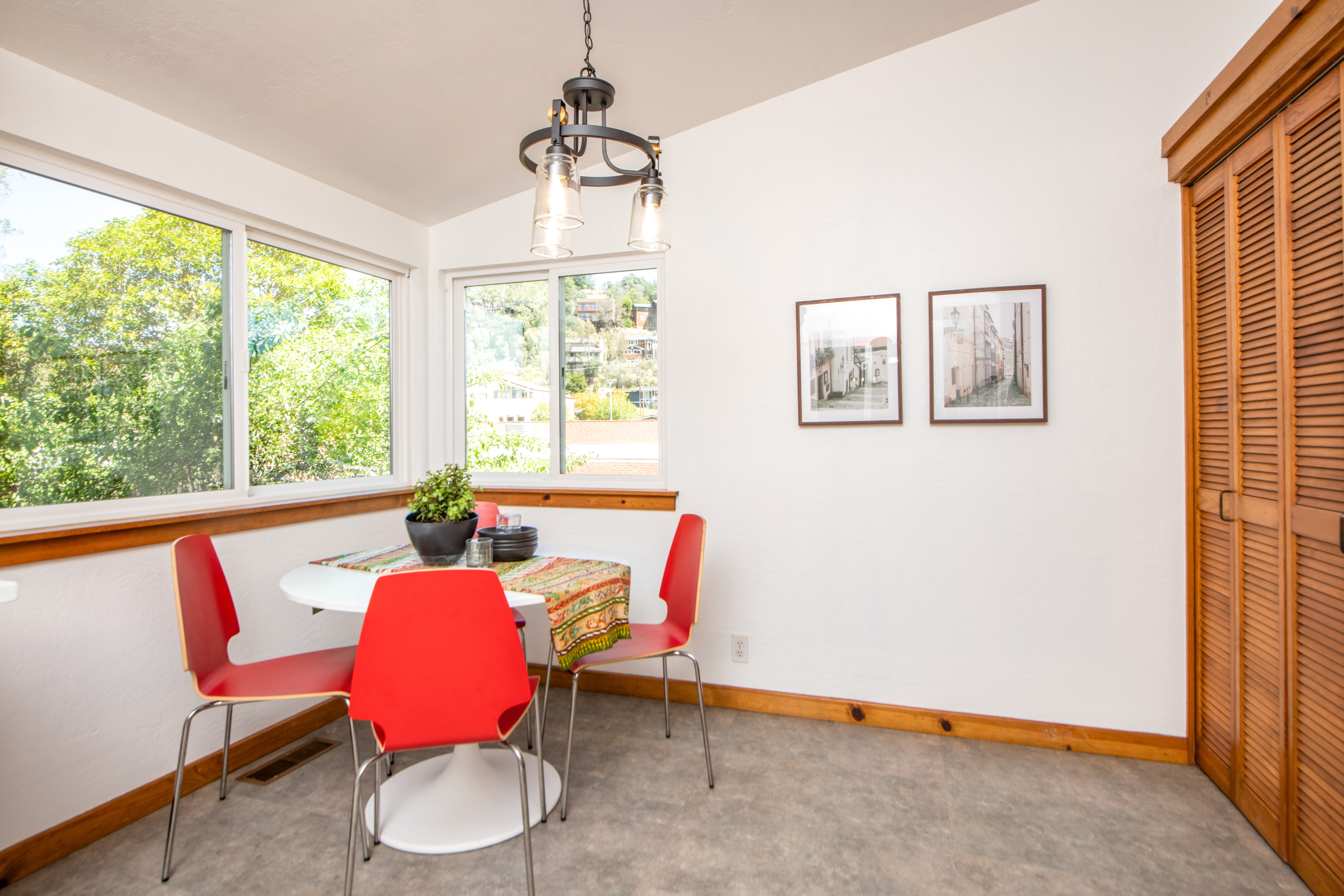  Charming Side-By-Side Duplex in West End - 物件實景