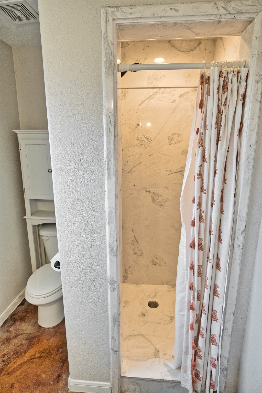 Brazoria, Texas, 77422, United States, 6 Bedrooms Bedrooms, ,6 BathroomsBathrooms,Residential,For Sale,1978625