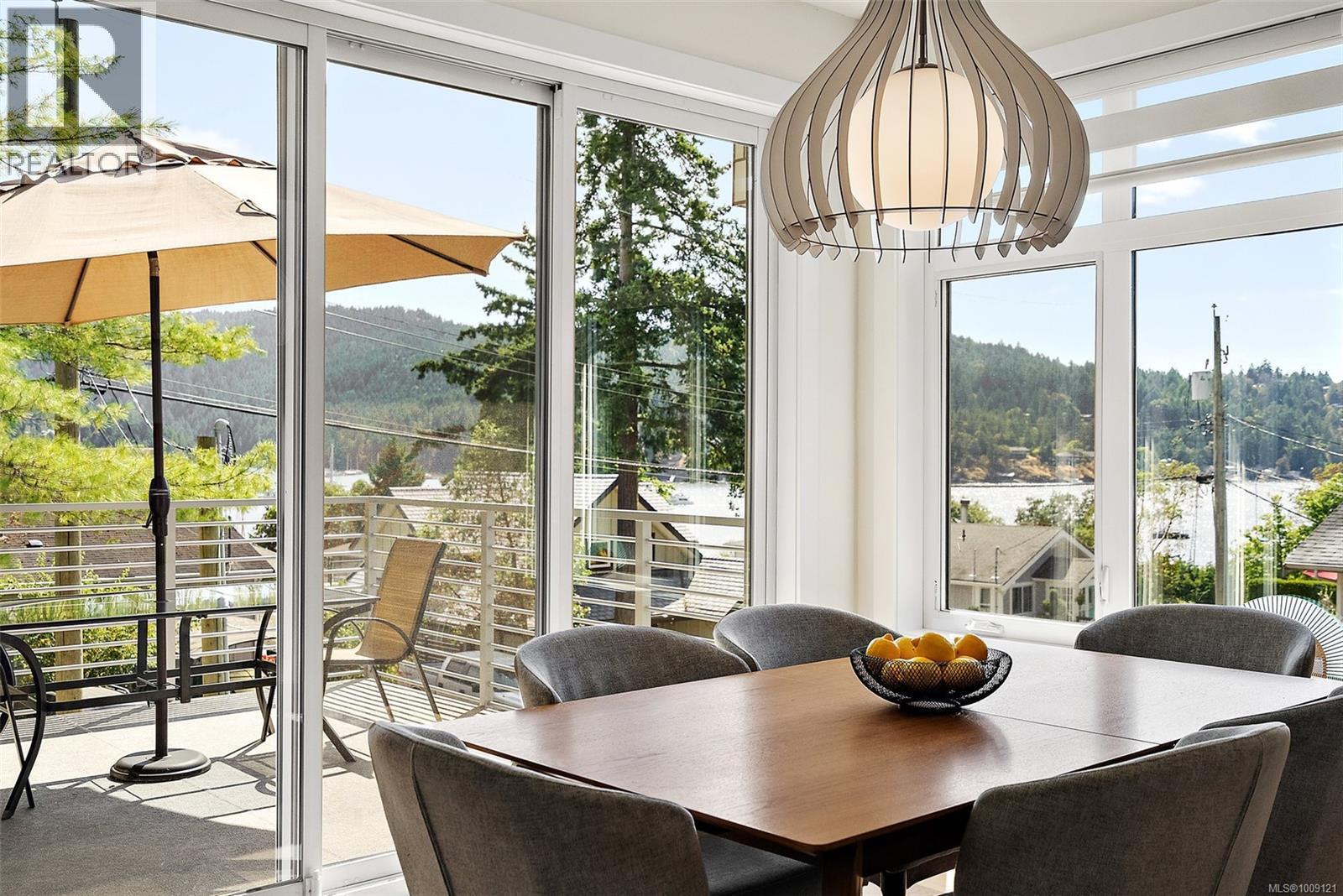 CENTRAL SAANICH, British Columbia, V8M 2G2, CA, 3 Bedrooms Bedrooms, ,4 BathroomsBathrooms,Residential,For Sale,1907005
