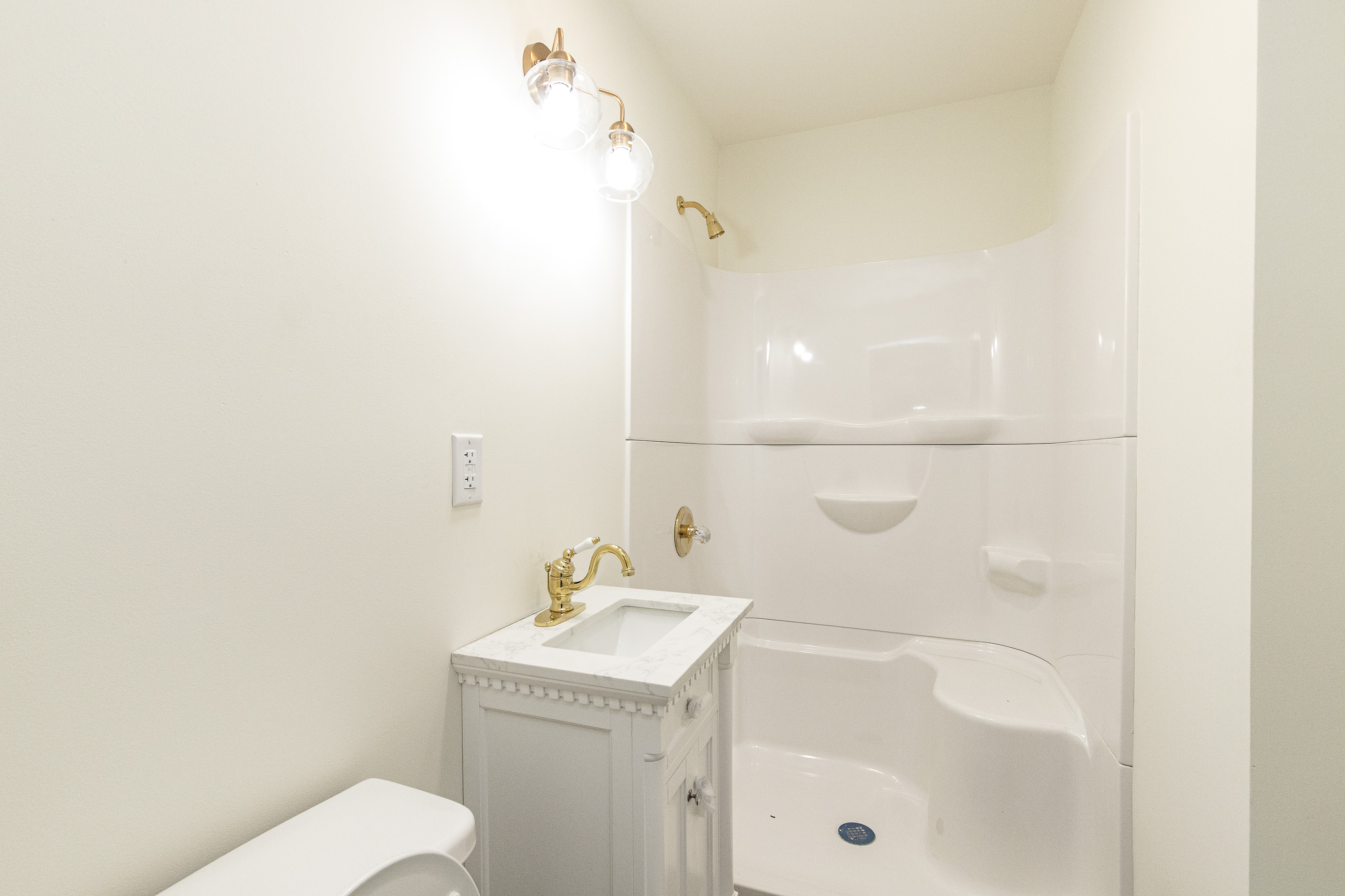 Onancock, Virginia, 23417, United States, 4 Bedrooms Bedrooms, ,3 BathroomsBathrooms,Residential,For Sale,1995976