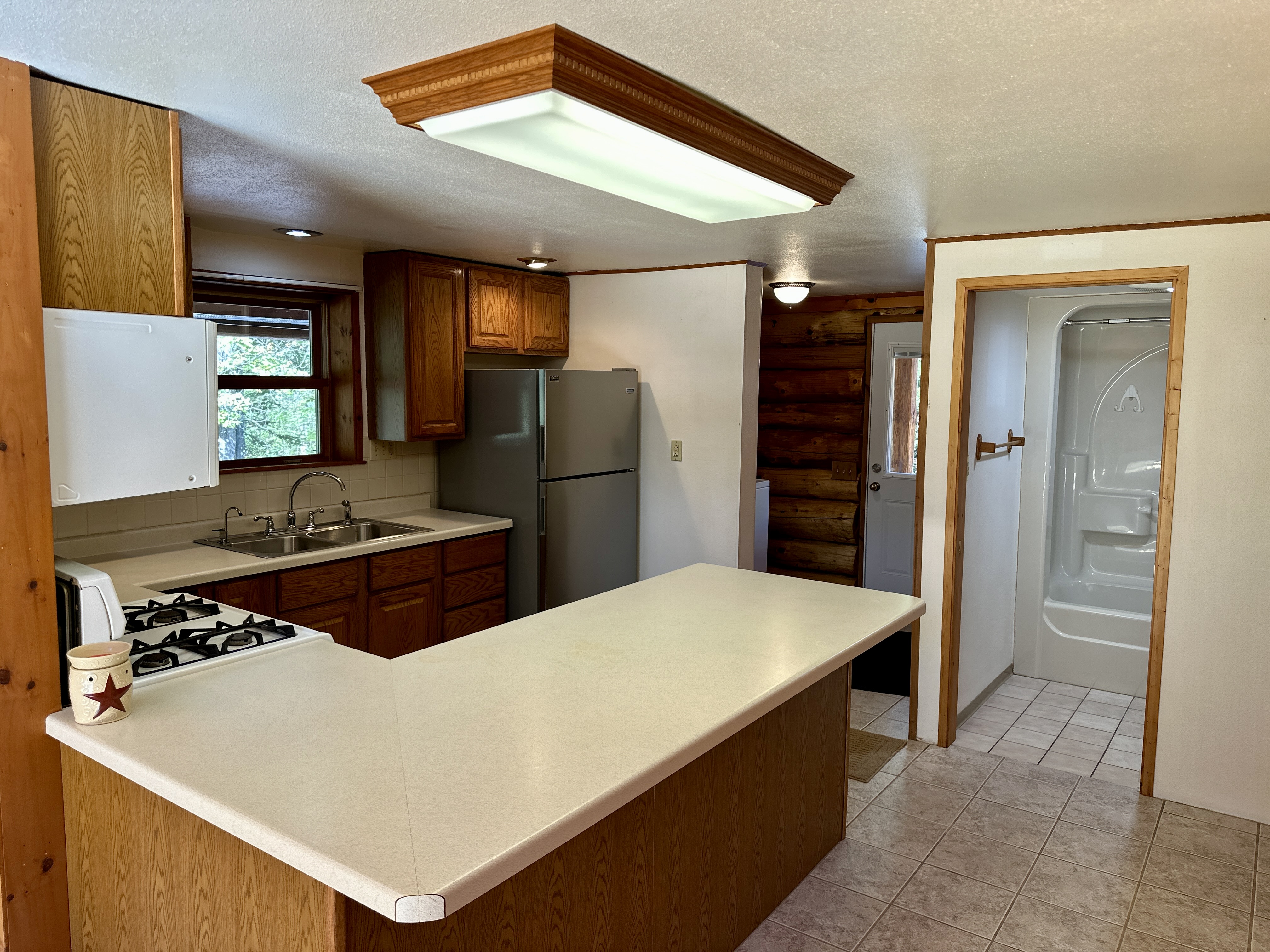 Tomahawk, Wisconsin, 54487, United States, 2 Bedrooms Bedrooms, ,2 BathroomsBathrooms,Residential,For Sale,1975533