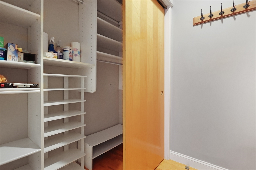 Somerville, Massachusetts, 02143, United States, 1 Bedroom Bedrooms, ,2 BathroomsBathrooms,Residential,For Sale,1899714
