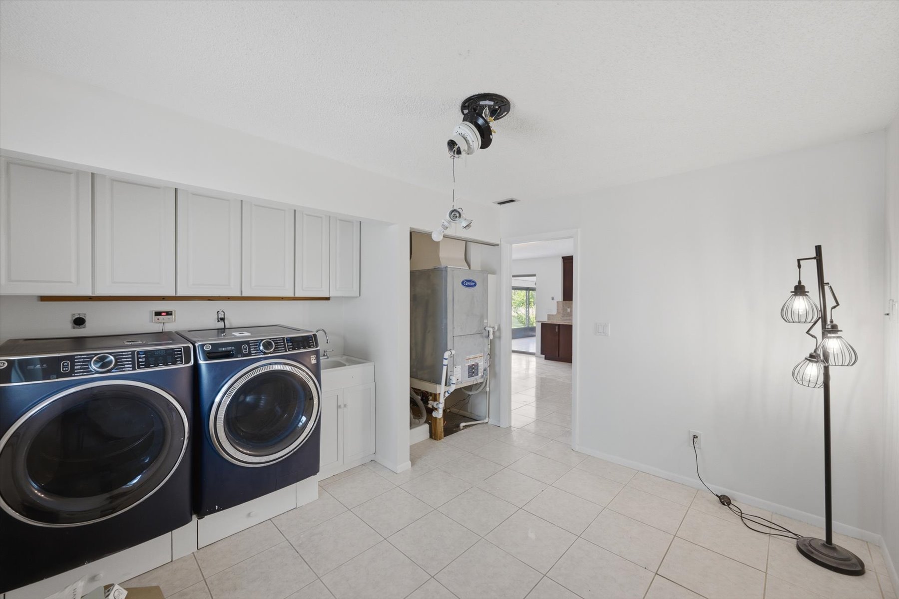  207 S Palm Avenue, Indialantic, FL, 32903 - 物件實景