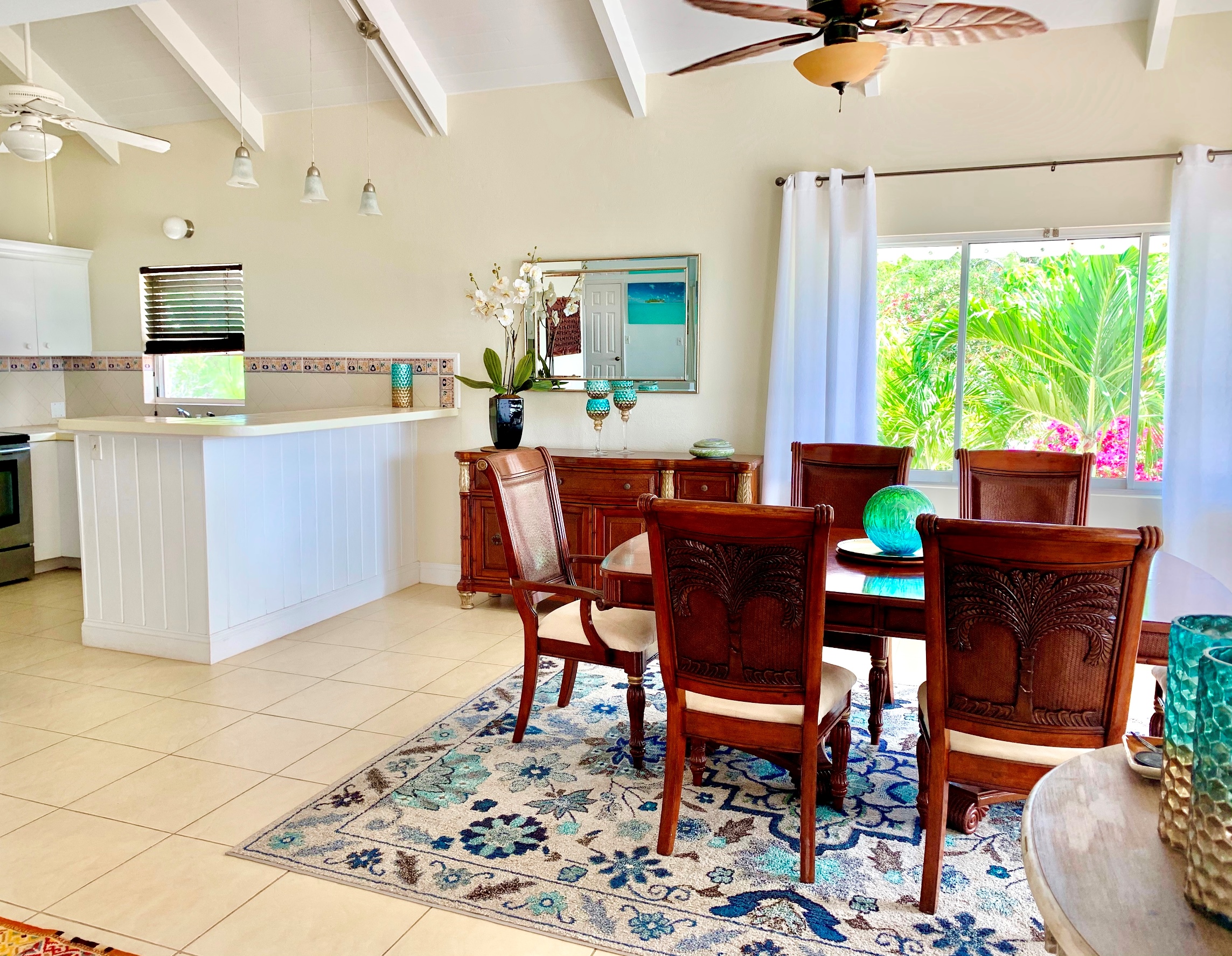 Crown Ridge Drive Villa + Guest House, Providenciales, TC, ,4 BathroomsBathrooms,Residential,For Sale,Crown Ridge Drive Villa + Guest House,1219429