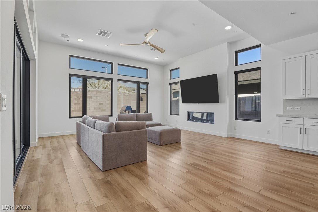 Las Vegas, Nevada, 89138, United States, 4 Bedrooms Bedrooms, ,4 BathroomsBathrooms,Residential,For Sale,2048254