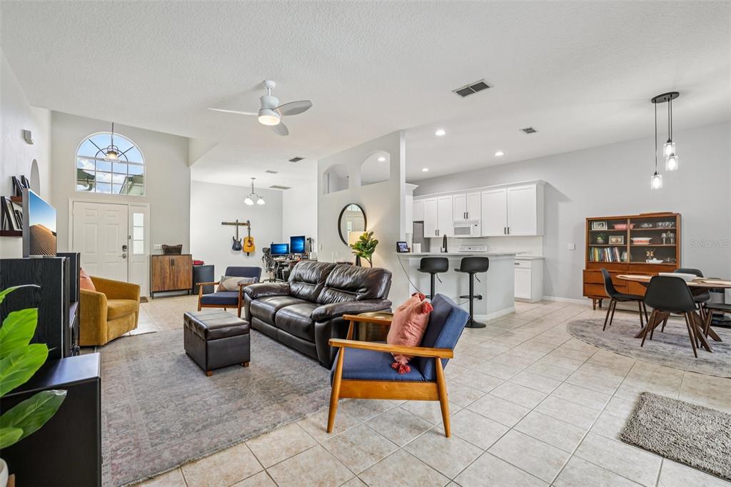 Lake Mary, Florida, 32746, United States, 3 Bedrooms Bedrooms, ,2 BathroomsBathrooms,Residential,For Sale,1976222