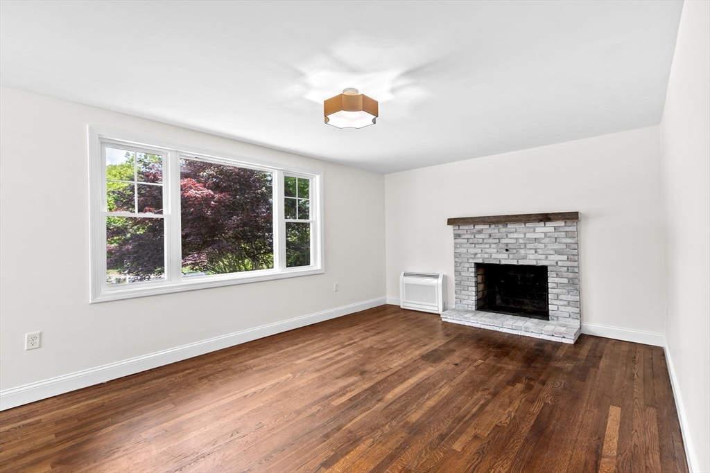 Bourne, Massachusetts, 02562, United States, 4 Bedrooms Bedrooms, ,4 BathroomsBathrooms,Residential,For Sale,1940930