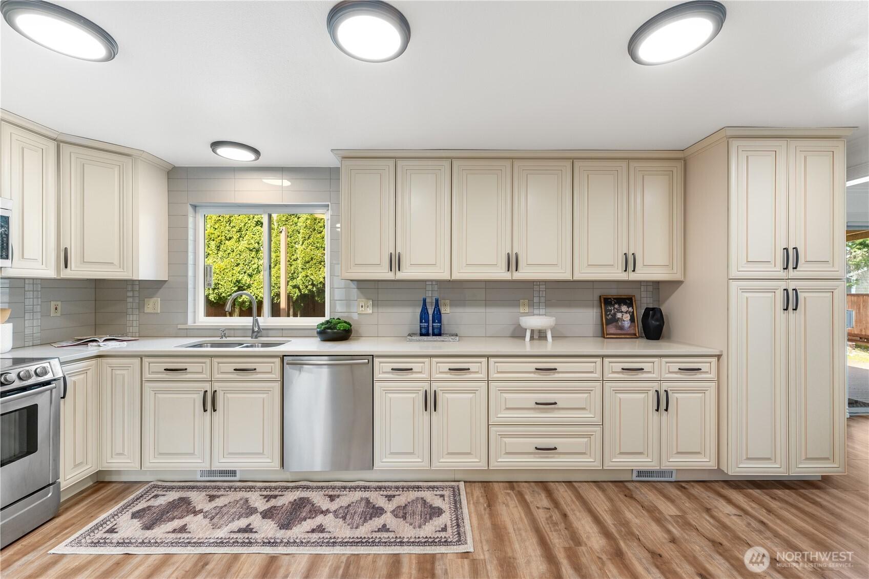 MAPLE VALLEY, Washington, 98038, United States, 3 Bedrooms Bedrooms, ,3 BathroomsBathrooms,Residential,For Sale,1766218
