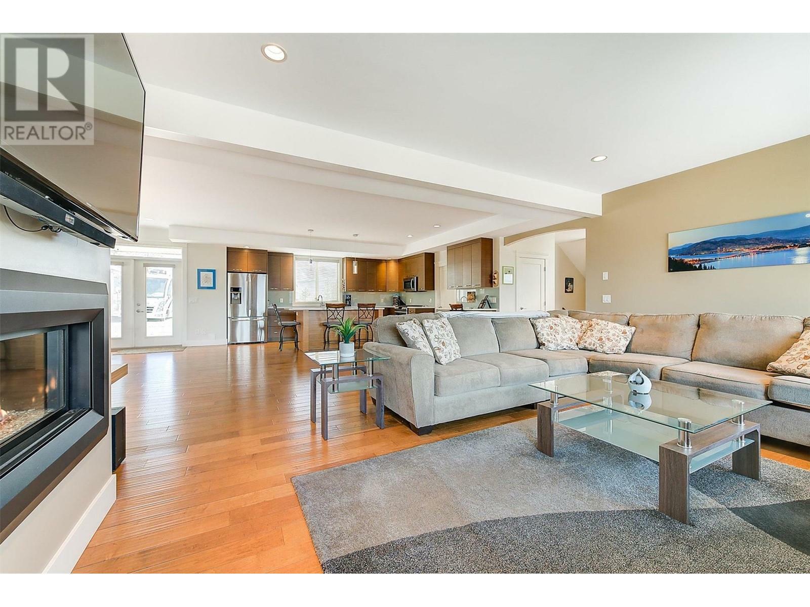 KELOWNA, British Columbia, V1V 2R1, CA, 4 Bedrooms Bedrooms, ,3 BathroomsBathrooms,Residential,For Sale,1839022