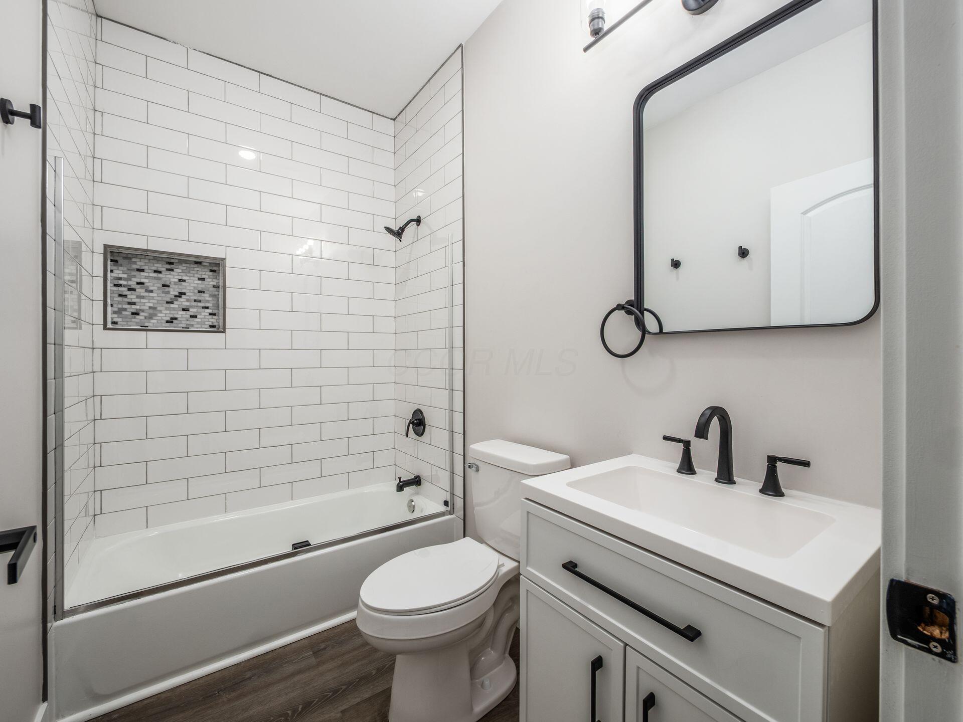 Columbus, Ohio, 43205, United States, 4 Bedrooms Bedrooms, ,4 BathroomsBathrooms,Residential,For Sale,1891040