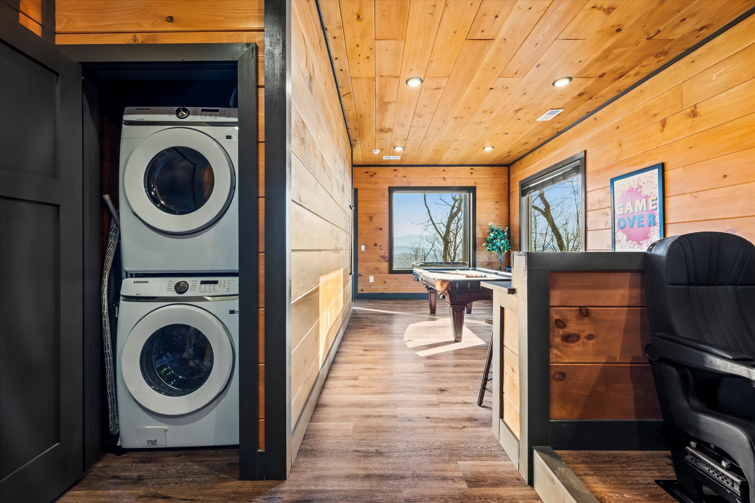 Sevierville, Tennessee, 37876, United States, 5 Bedrooms Bedrooms, ,6 BathroomsBathrooms,Residential,For Sale,1975935