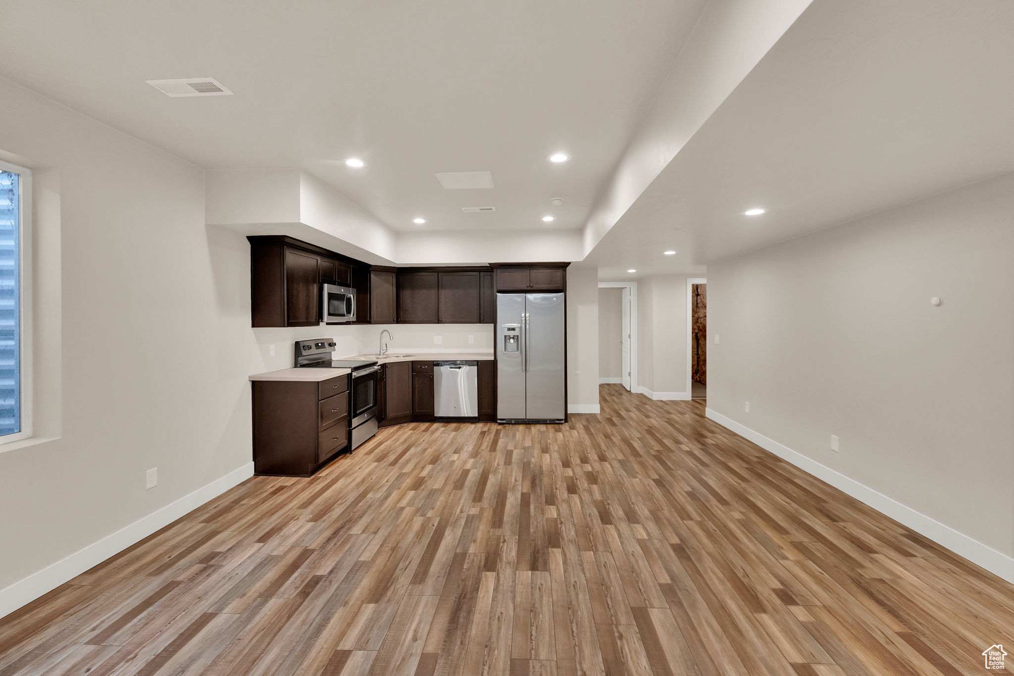 Herriman, Utah, 84096, United States, 5 Bedrooms Bedrooms, ,3 BathroomsBathrooms,Residential,For Sale,1991477