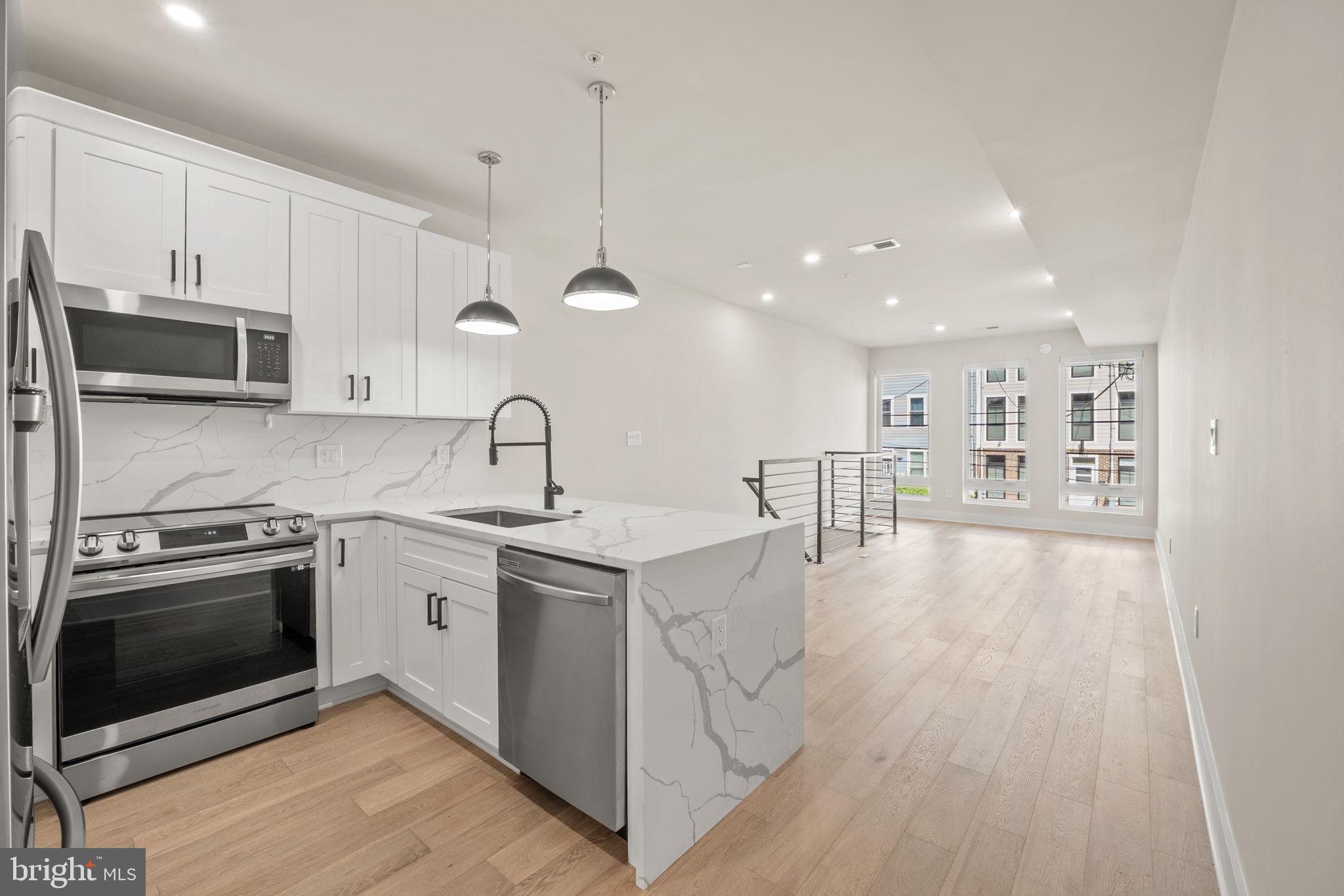 Washington, District of Columbia, 20002, United States, 3 Bedrooms Bedrooms, ,3 BathroomsBathrooms,Residential,For Sale,1928726